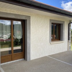 Enduit gratté truelle à Béard-Géovreissiat